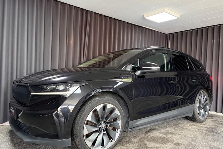 Sort Skoda Enyaq fra 2021