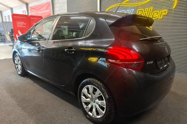 undefined Peugeot 208 fra 2015