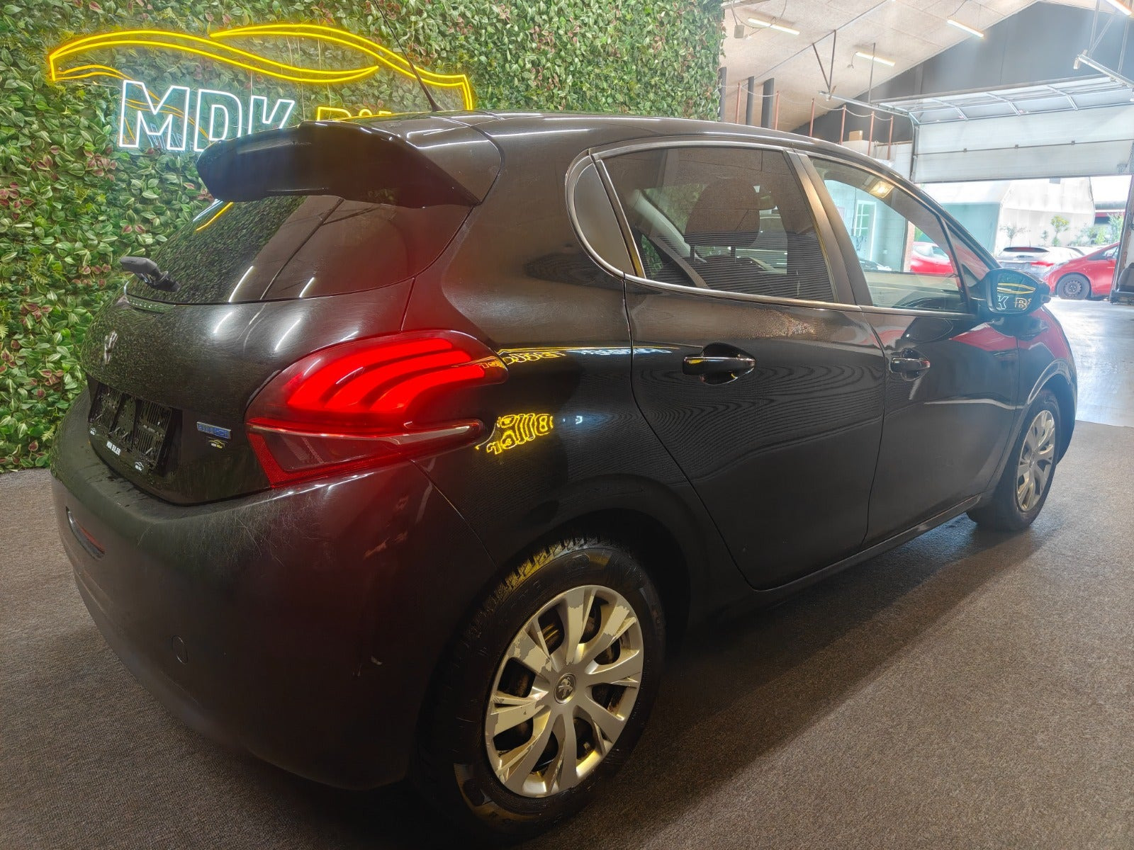 undefined Peugeot 208 fra 2015