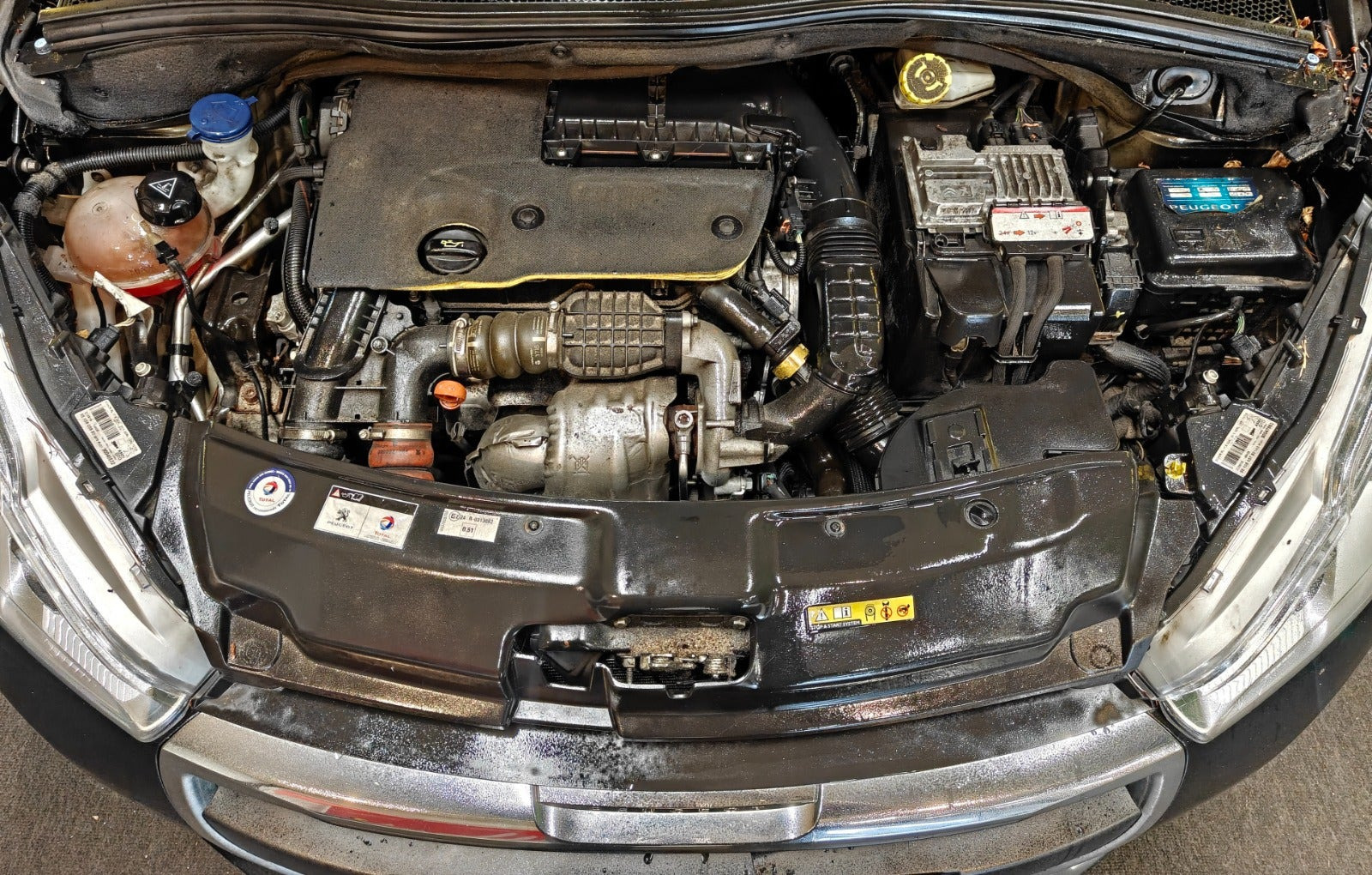 undefined Peugeot 208 fra 2015
