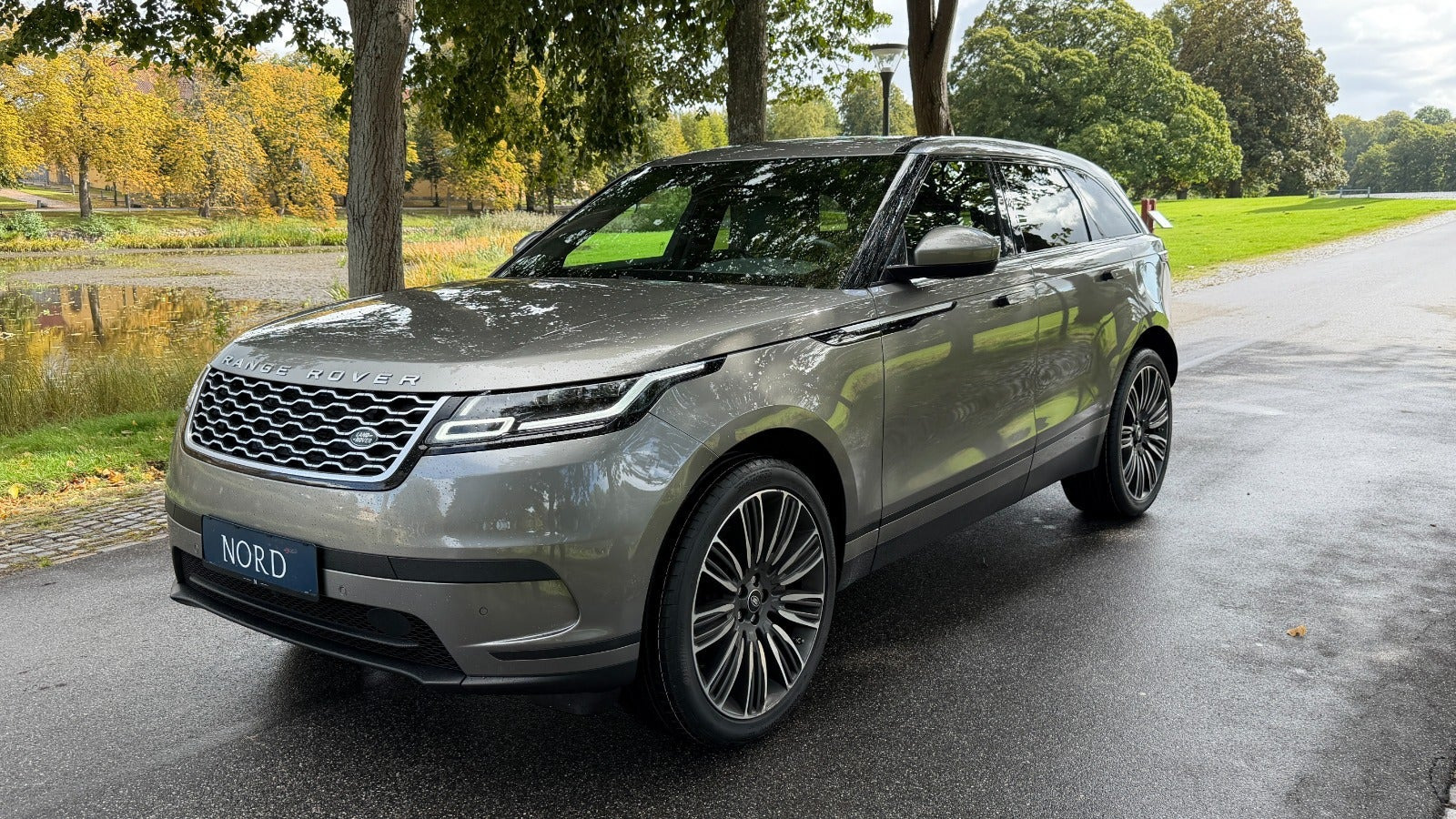 Grøn Land Rover Range Rover Velar fra 2022