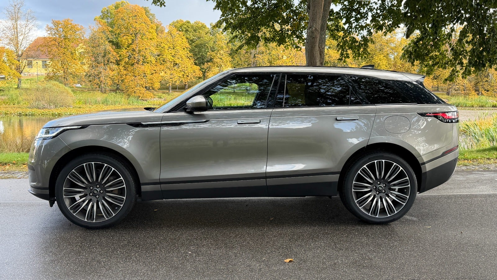 Grøn Land Rover Range Rover Velar fra 2022