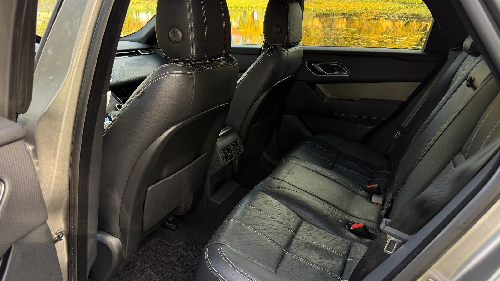 Grøn Land Rover Range Rover Velar fra 2022