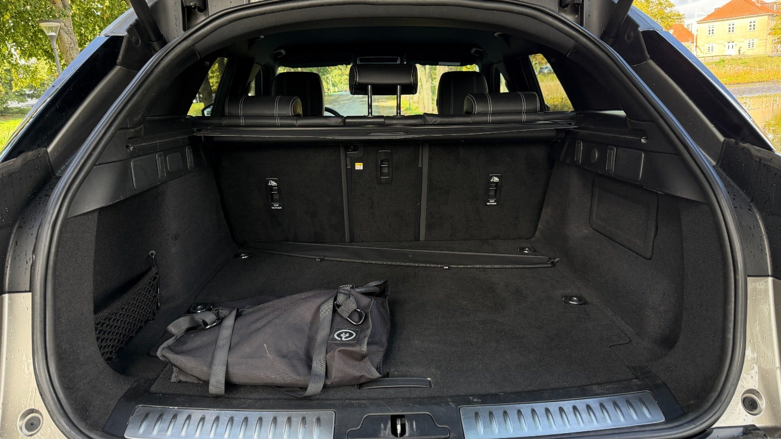 Grøn Land Rover Range Rover Velar fra 2022