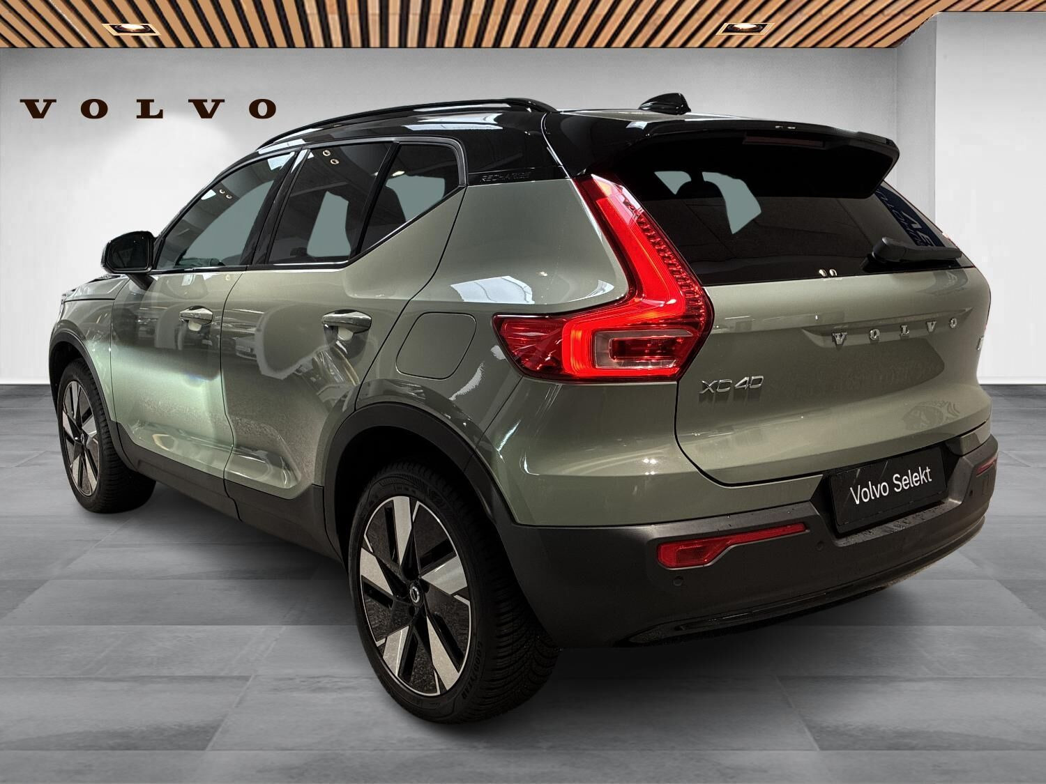 Grøn Volvo XC40 fra 2024
