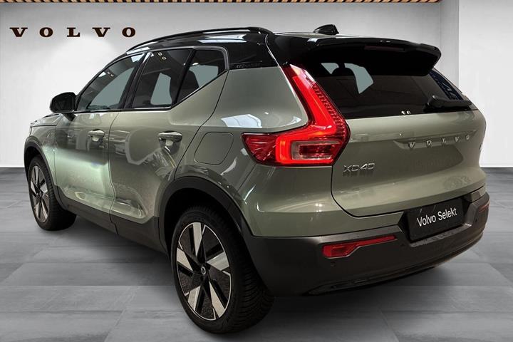 Grøn Volvo XC40 fra 2024
