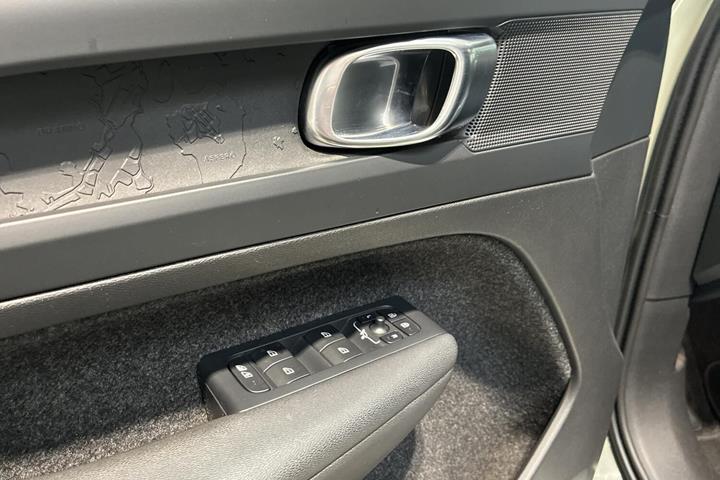 Grøn Volvo XC40 fra 2024