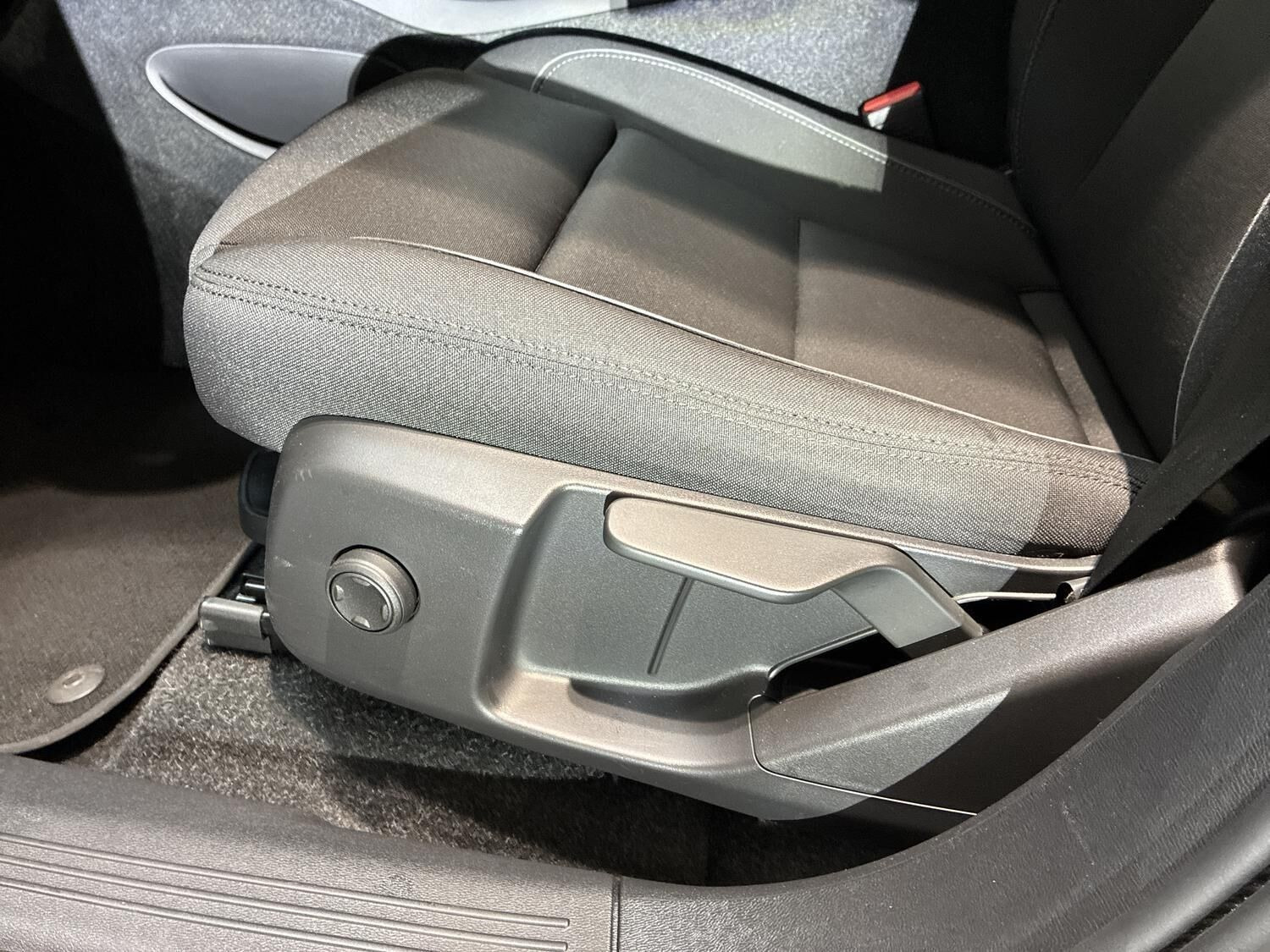 Grøn Volvo XC40 fra 2024