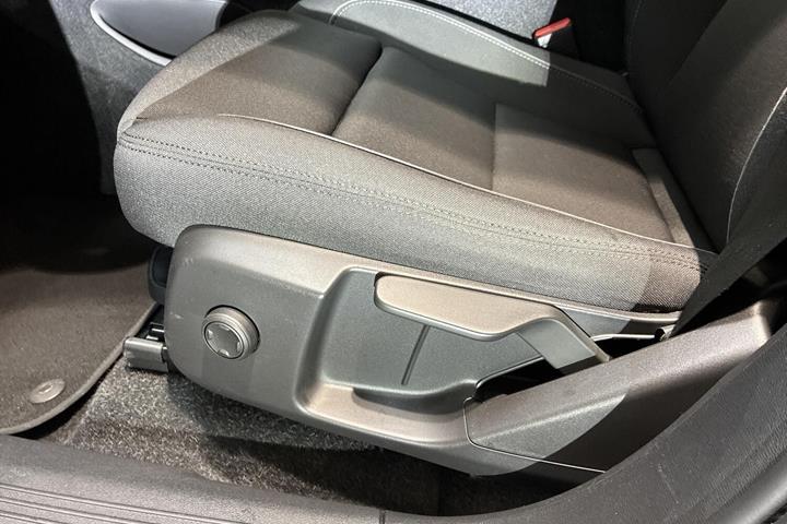 Grøn Volvo XC40 fra 2024