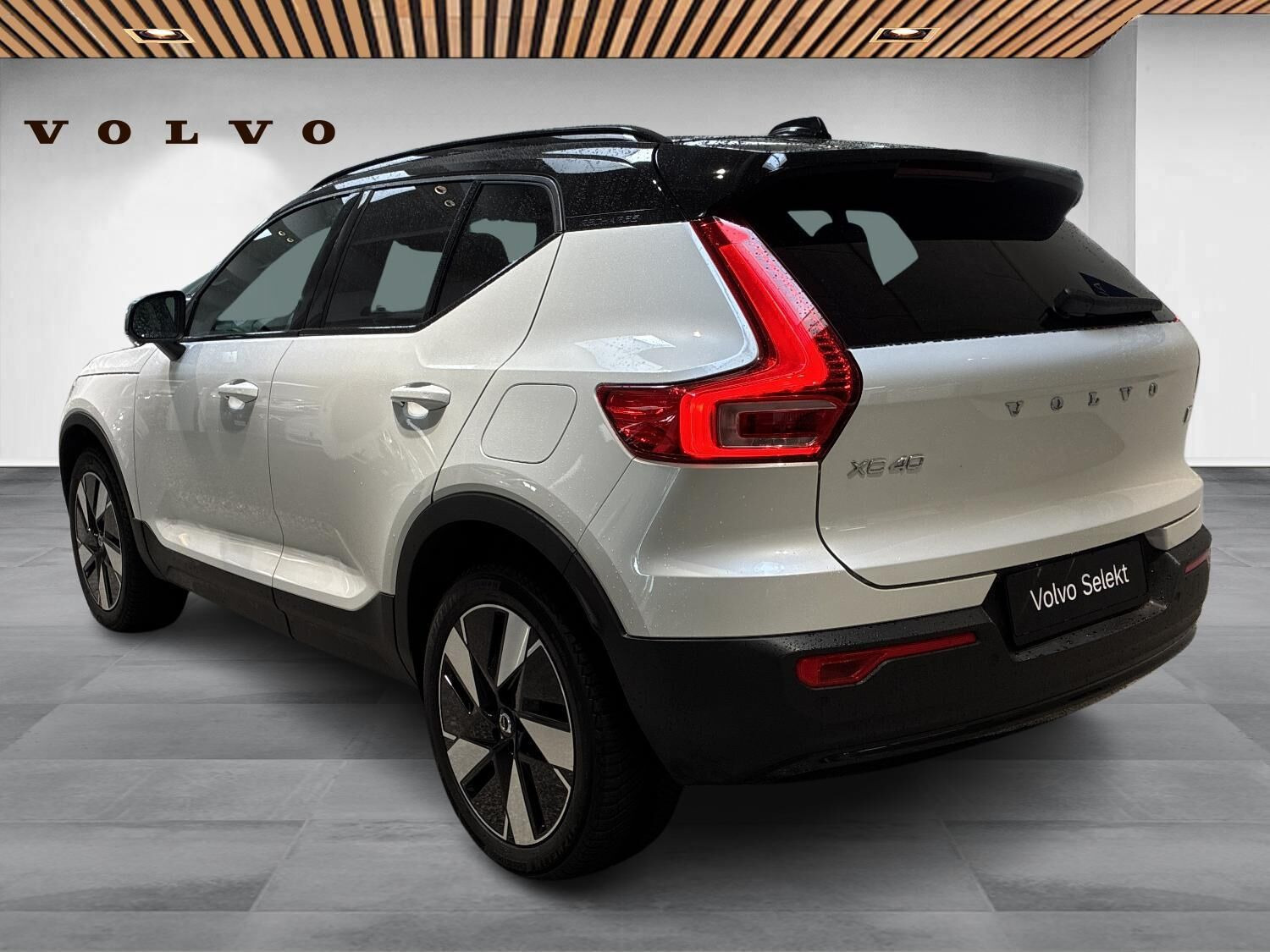 Hvid Volvo XC40 fra 2024
