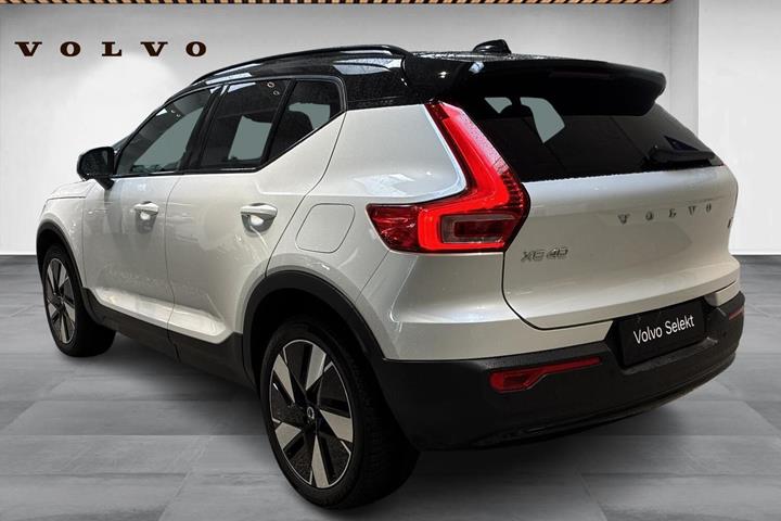 Hvid Volvo XC40 fra 2024