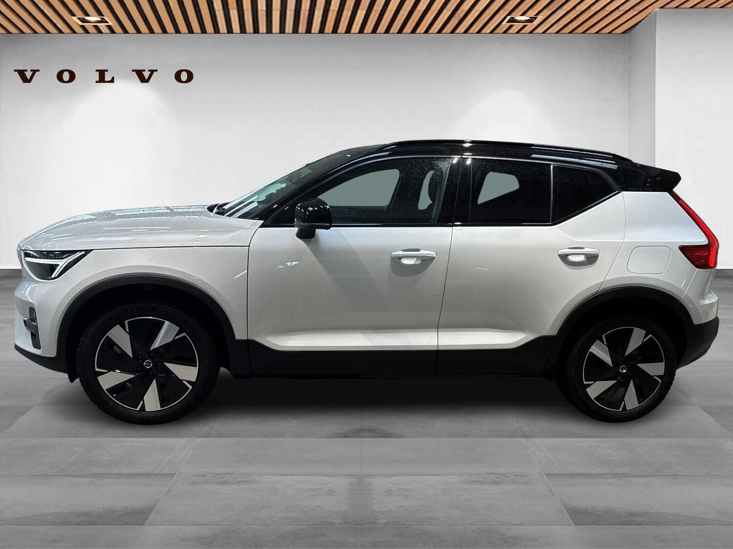 Hvid Volvo XC40 fra 2024