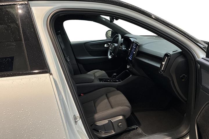 Hvid Volvo XC40 fra 2024