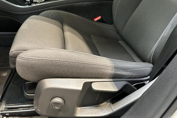 Hvid Volvo XC40 fra 2024