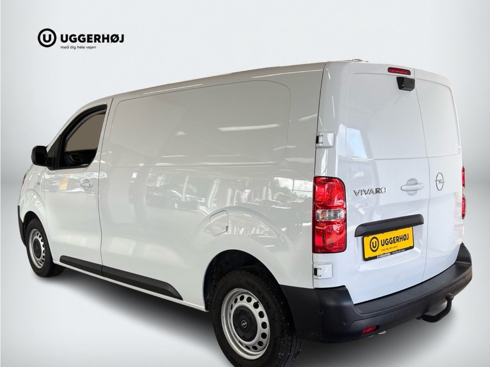 Hvid Opel Vivaro fra 2025