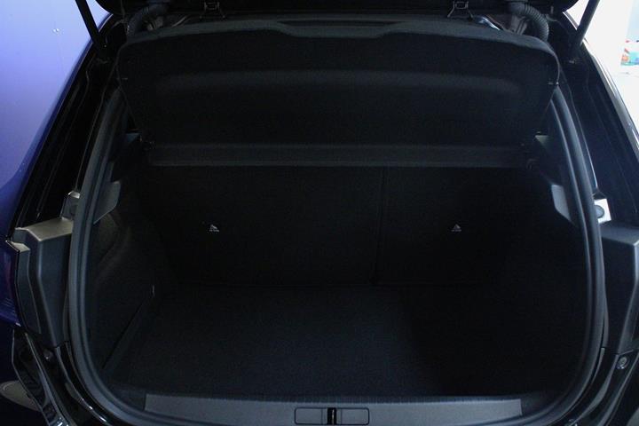 Sort Peugeot 208 fra 2023