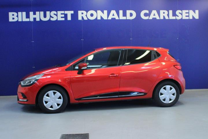 Rød Renault Clio IV fra 2019