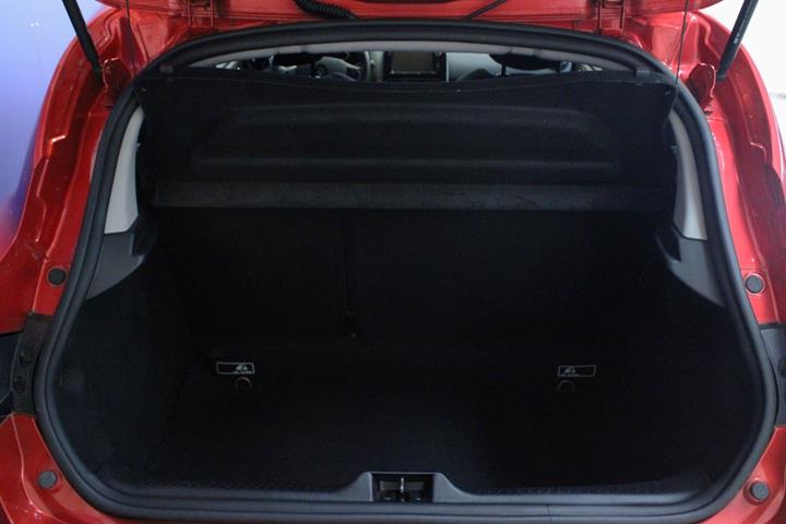 Rød Renault Clio IV fra 2019