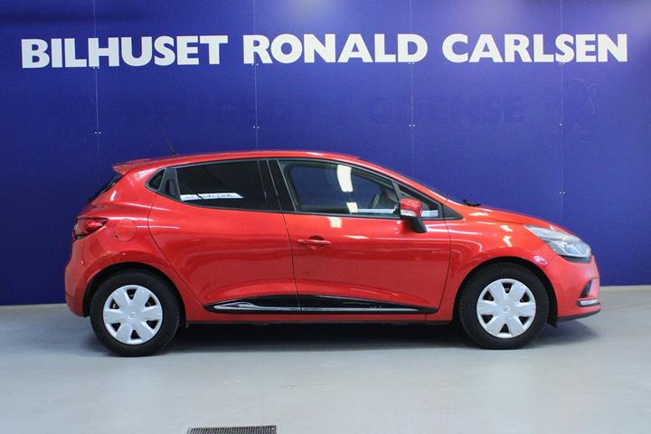 Rød Renault Clio IV fra 2019