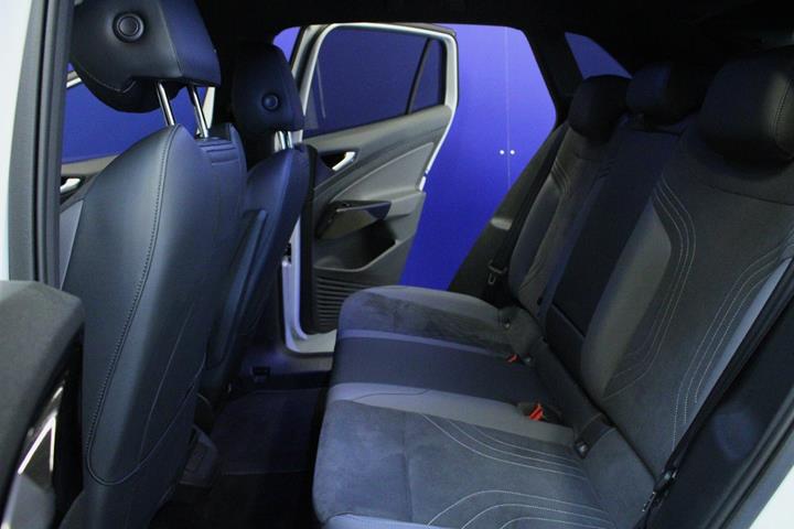 Hvid VW ID.4 fra 2025