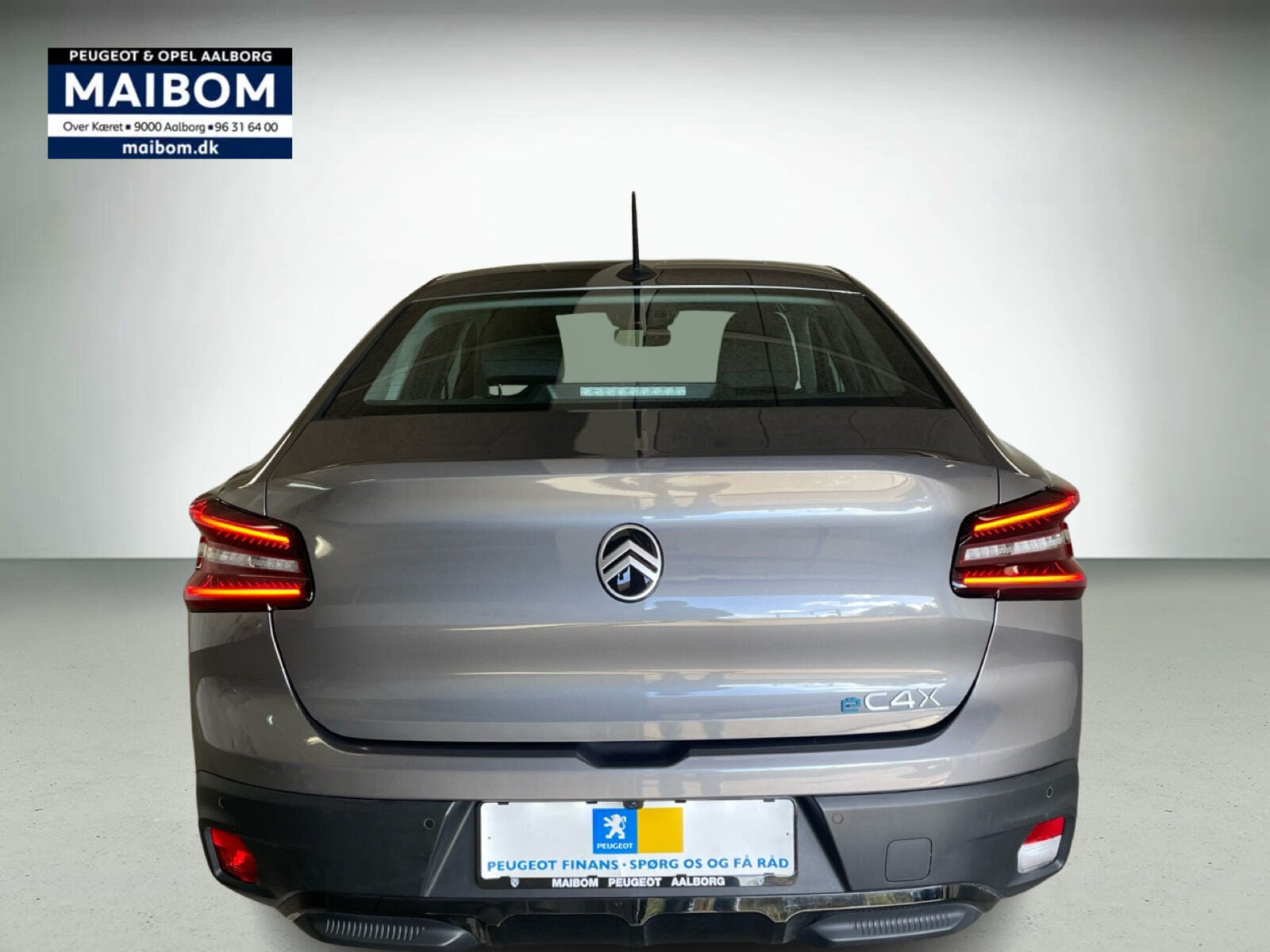 Grå Citroën ë-C4 X fra 2025