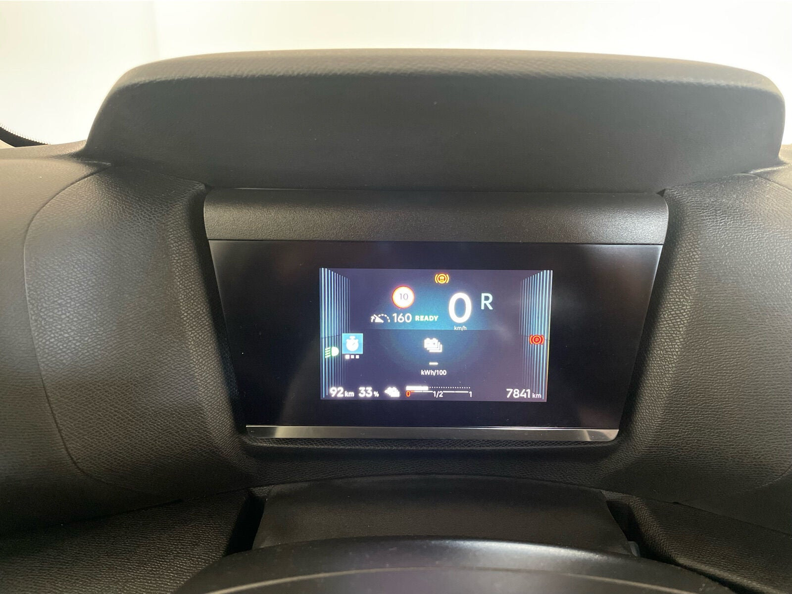 Grå Citroën ë-C4 X fra 2025