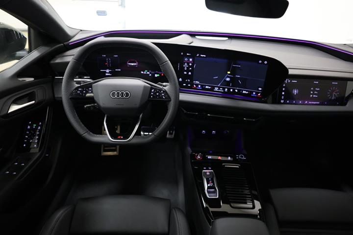 Hvid Audi S6 e-tron fra 2025