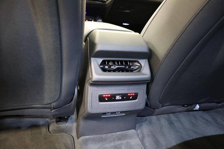 Hvid Audi S6 e-tron fra 2025