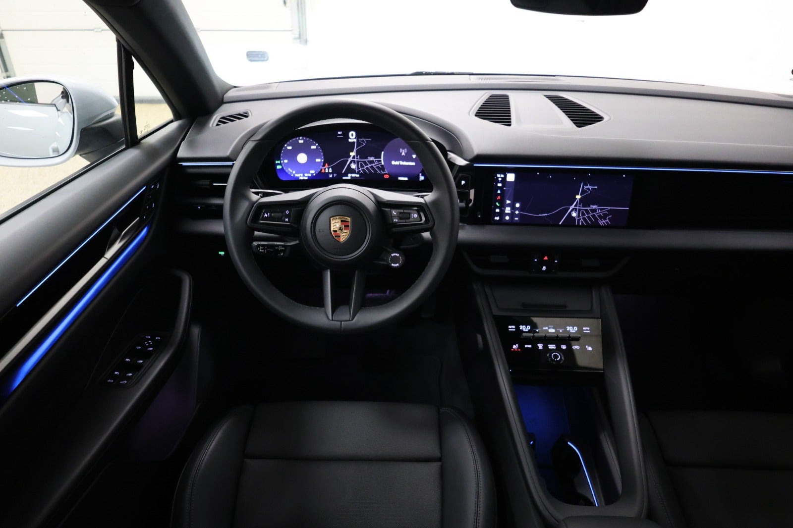 Grå Porsche Macan 4 fra 2025