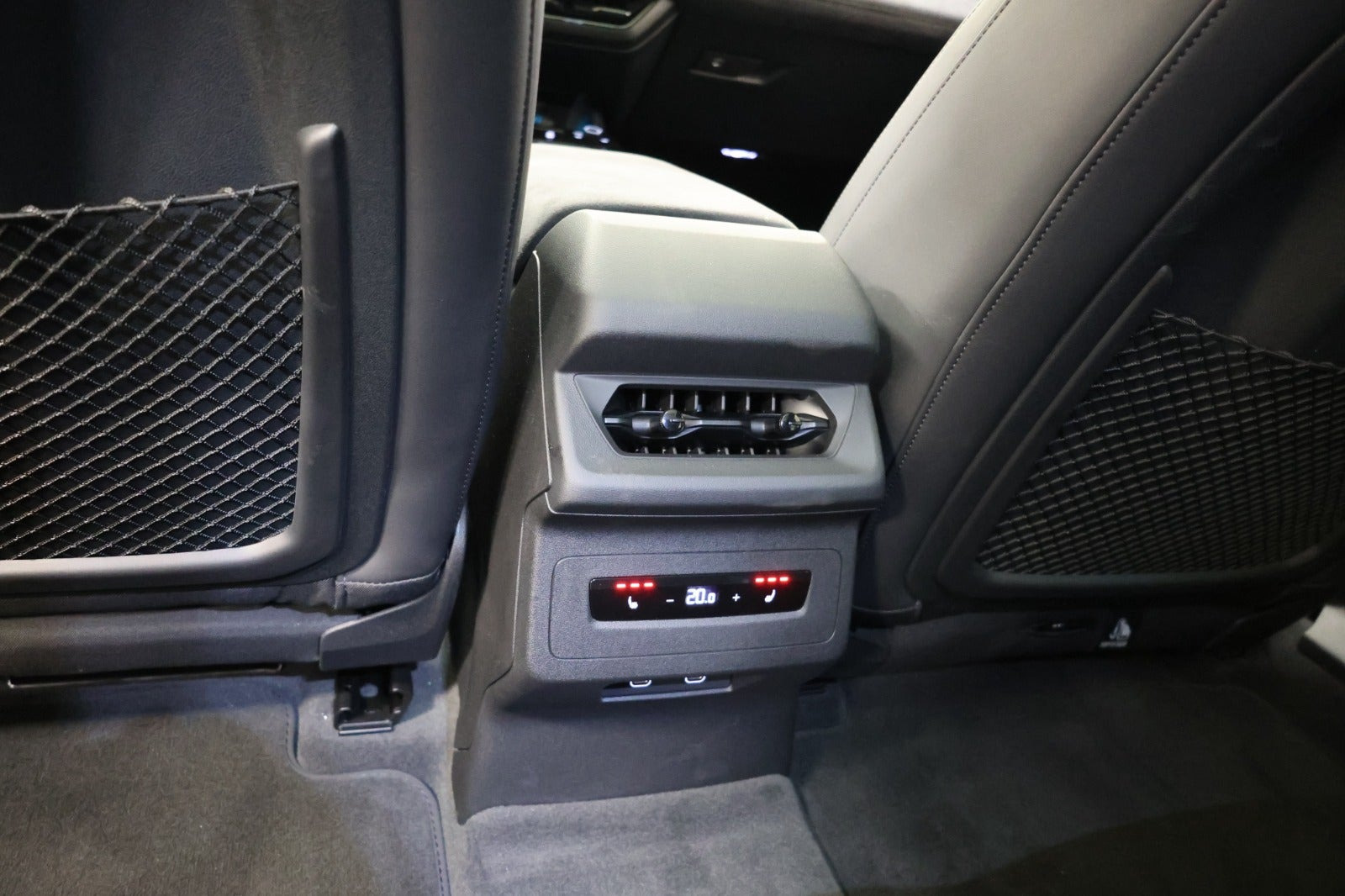 Hvid Audi S6 e-tron fra 2025