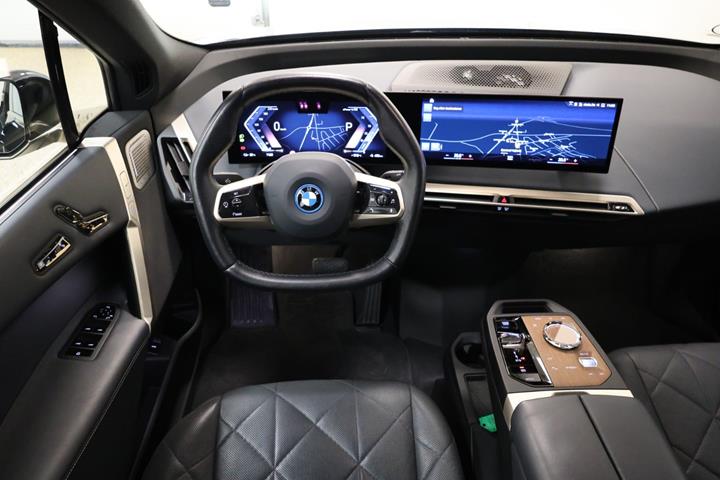 Sort BMW iX fra 2023