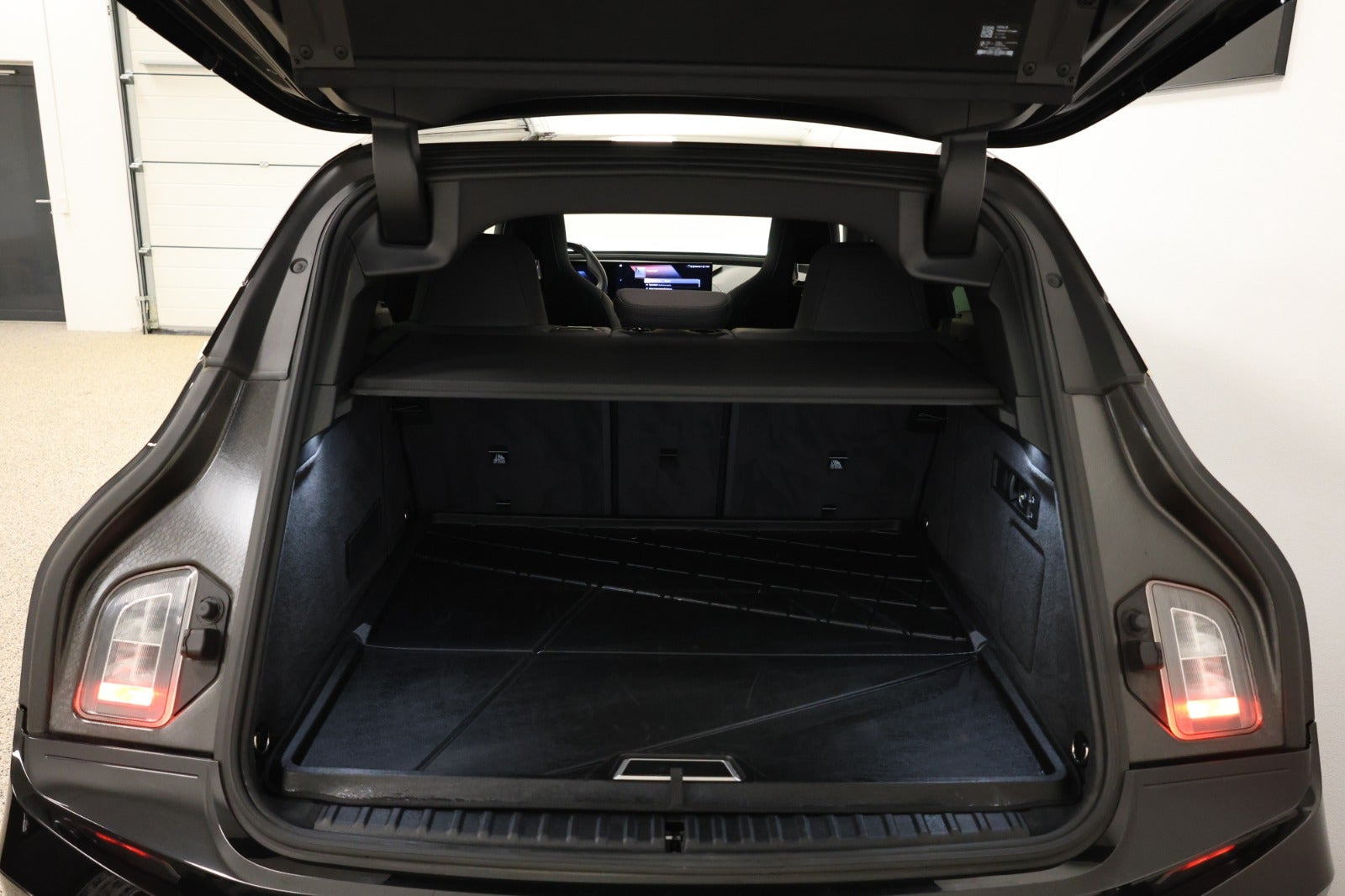 Sort BMW iX fra 2023