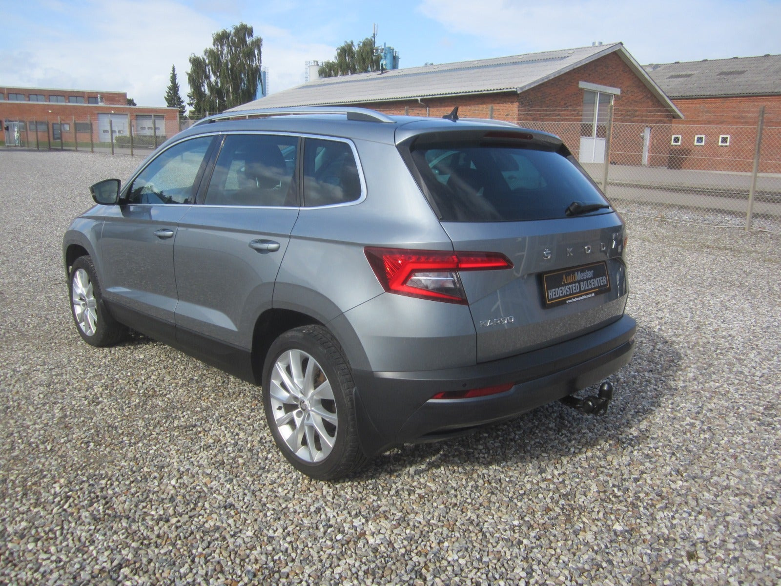Grå Skoda Karoq fra 2020