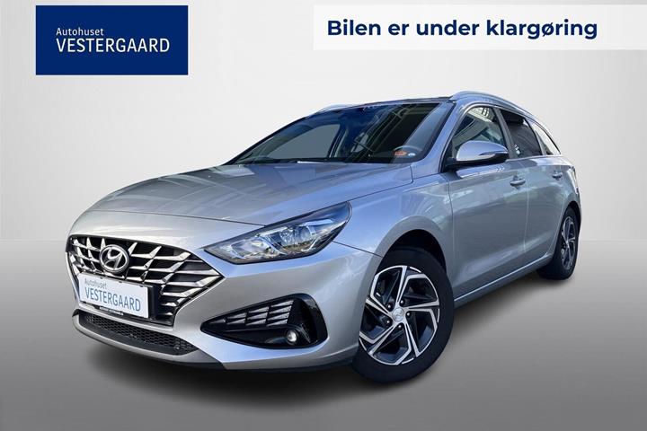 Grå Hyundai i30 fra 2022