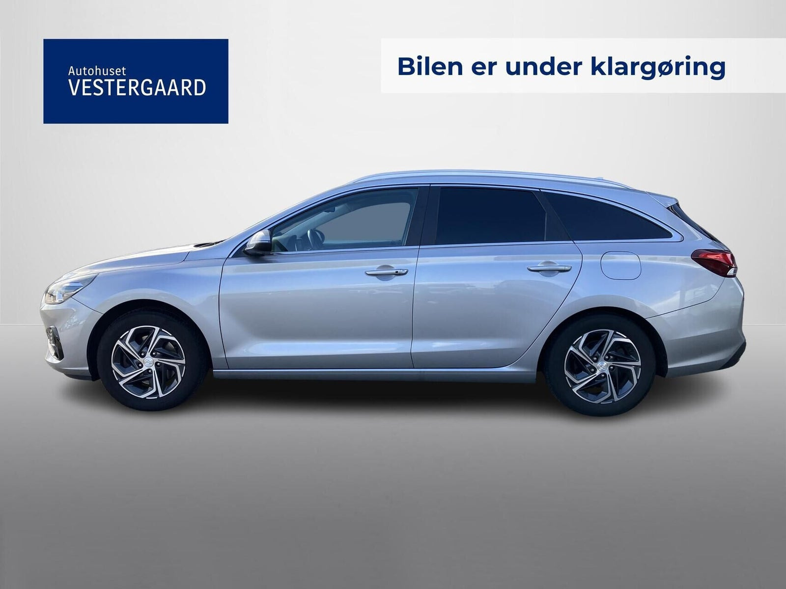 Grå Hyundai i30 fra 2022