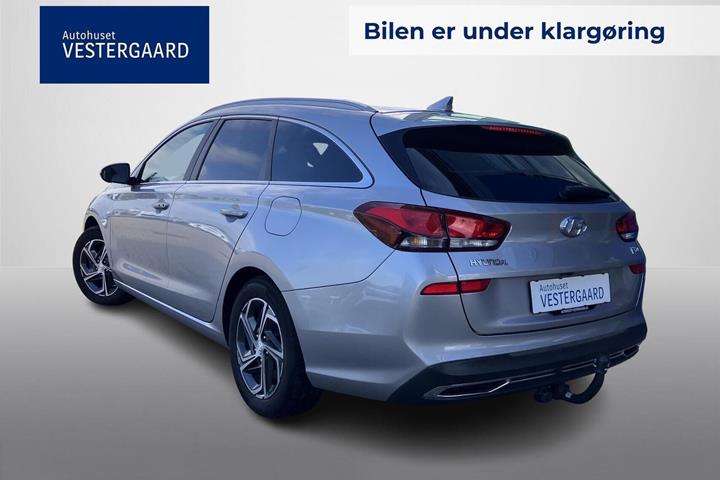 Grå Hyundai i30 fra 2022