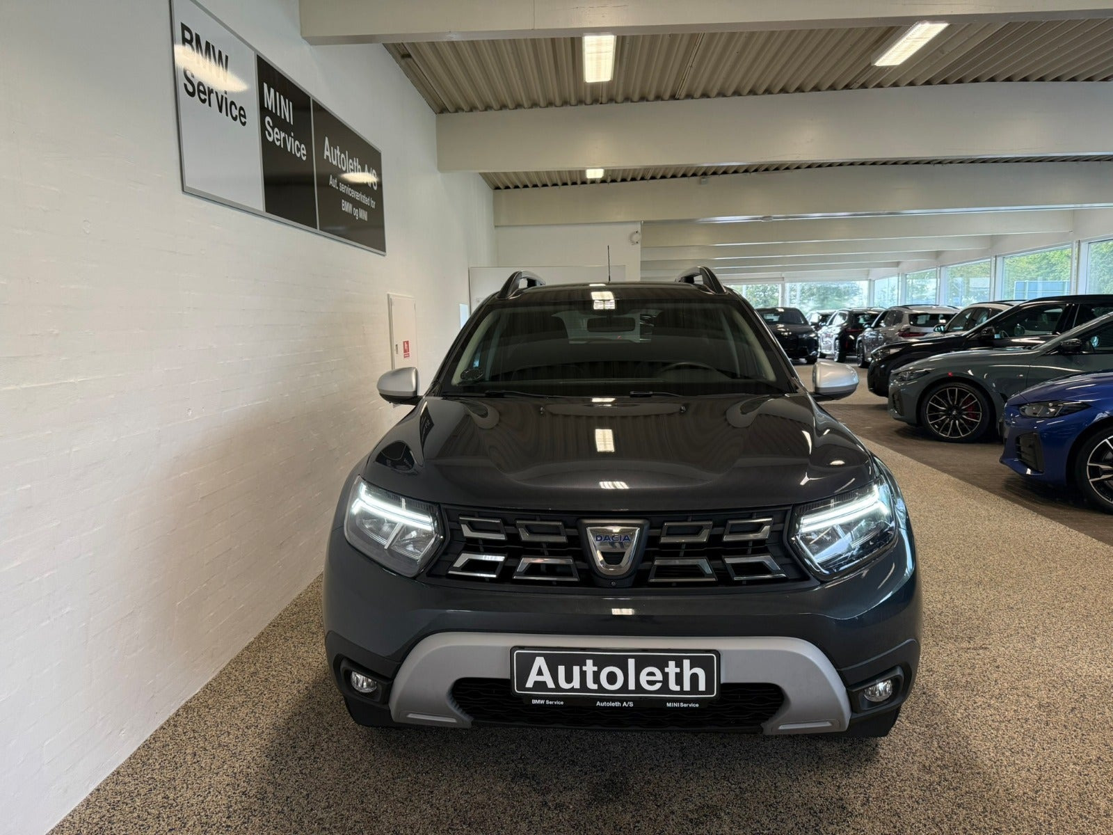 Grå Dacia Duster fra 2021