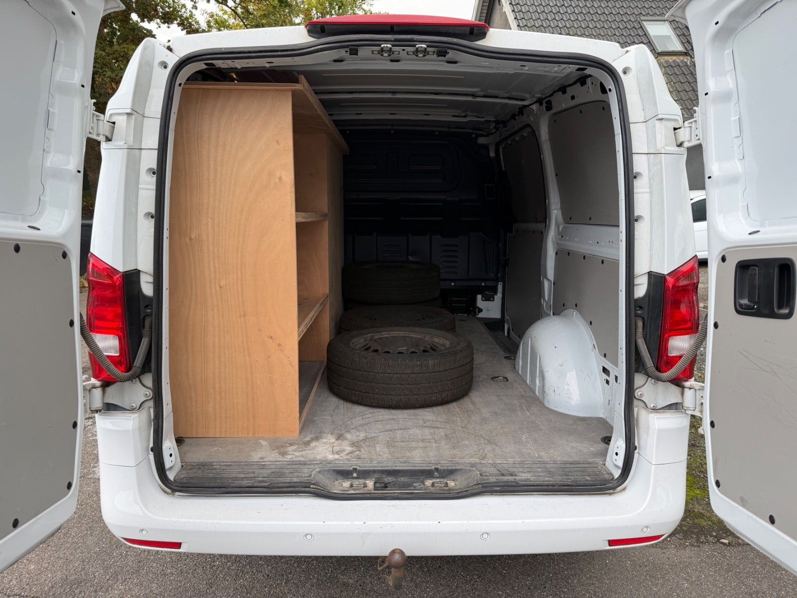Hvid Mercedes Vito 119 fra 2021