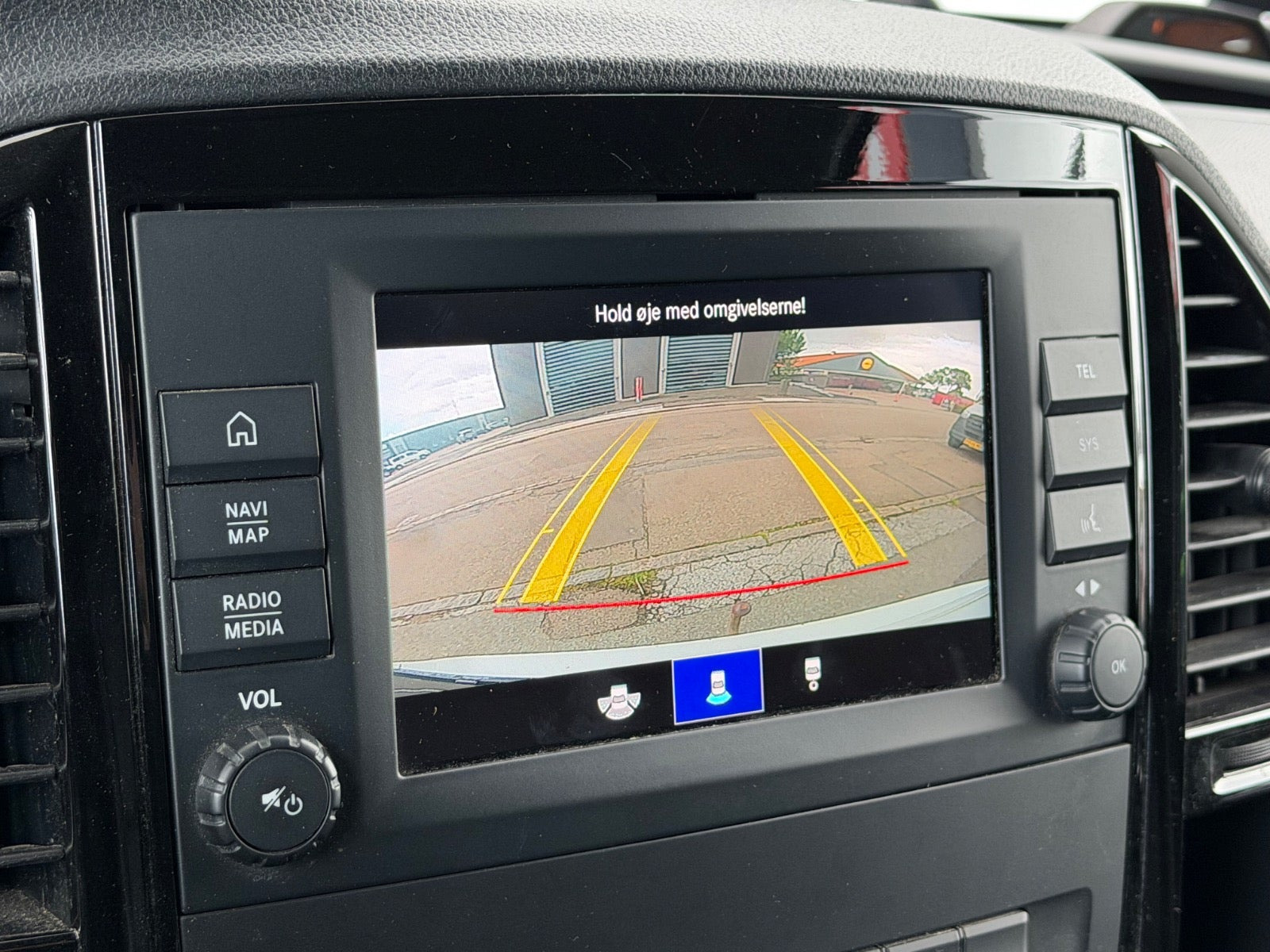 Hvid Mercedes Vito 119 fra 2021