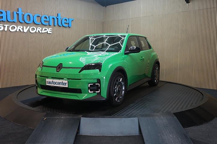 Grøn Renault 5 E-Tech fra 2025