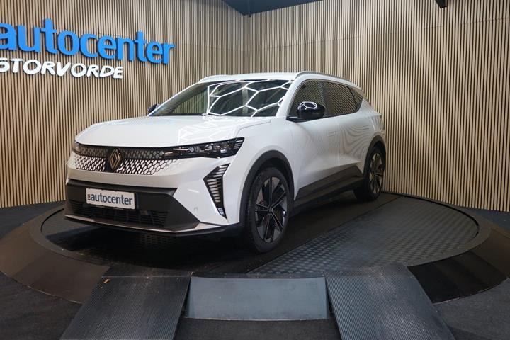 Hvid Renault Scenic E-Tech fra 2025