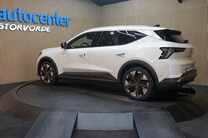 Hvid Renault Scenic E-Tech fra 2025
