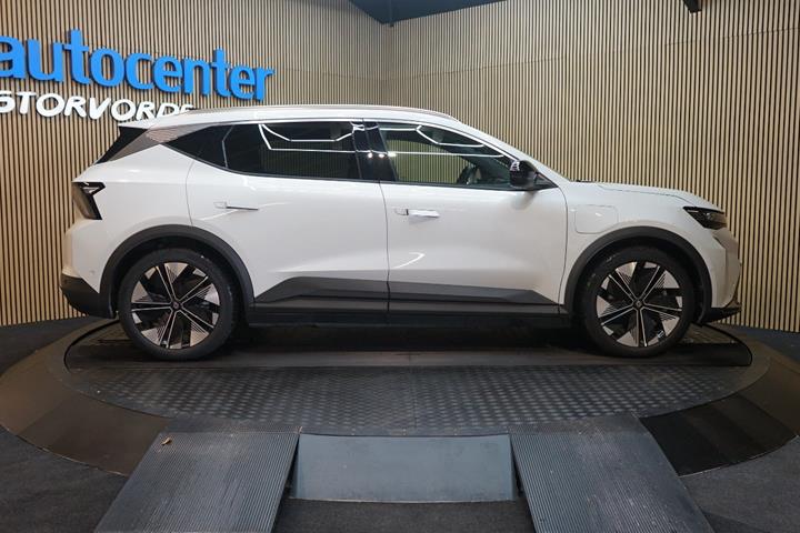 Hvid Renault Scenic E-Tech fra 2025