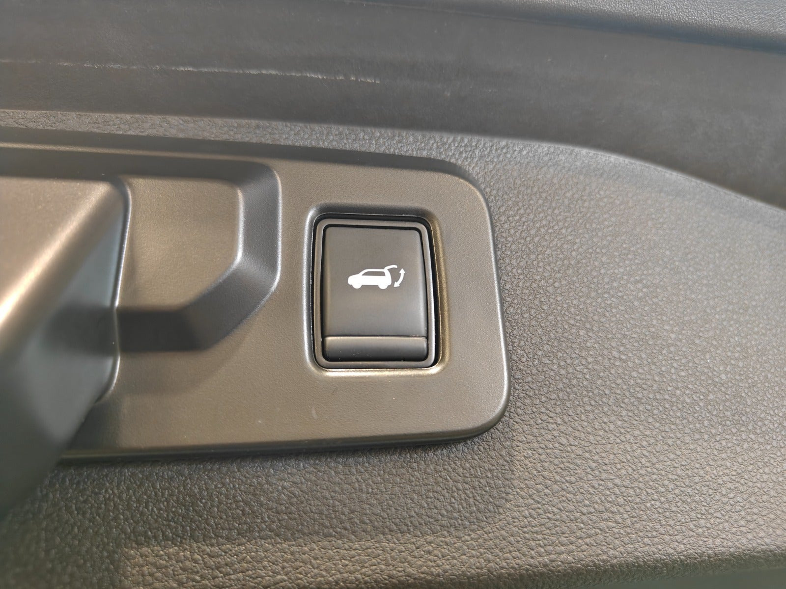 Hvid Renault Scenic E-Tech fra 2025