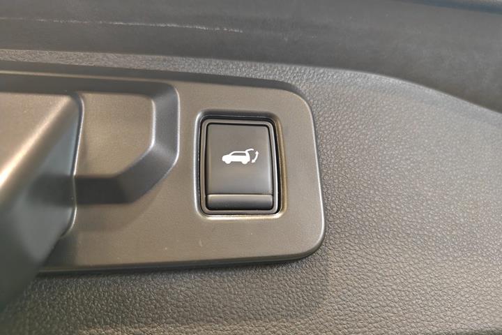 Hvid Renault Scenic E-Tech fra 2025