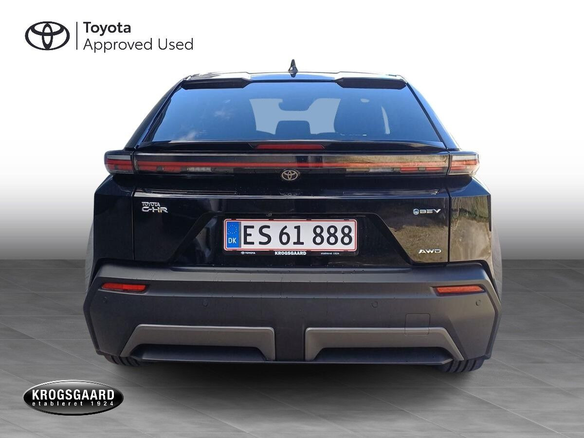 Sort Toyota C-HR+ fra 2025