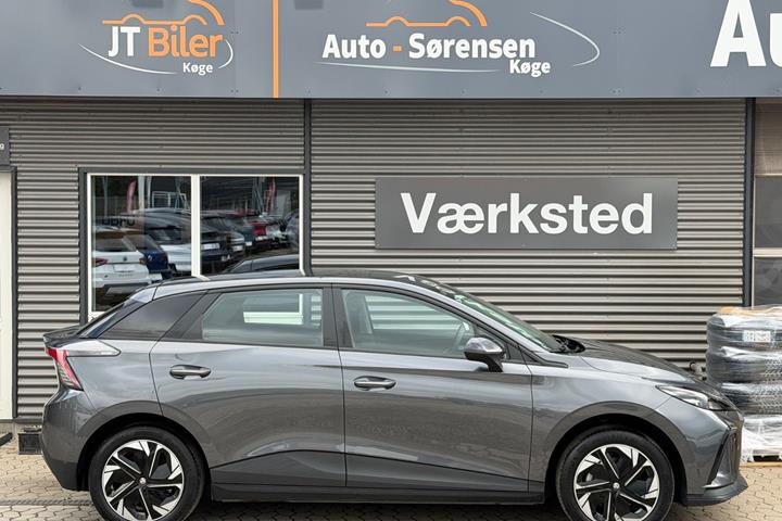 Grå MG MG4 fra 2024