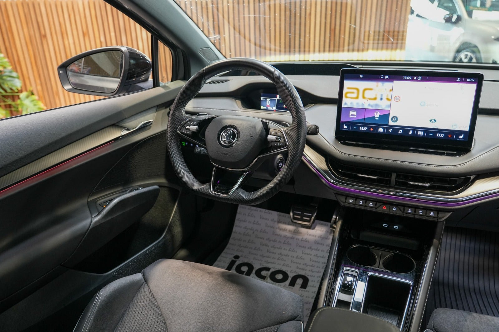 Grå Skoda Enyaq fra 2023