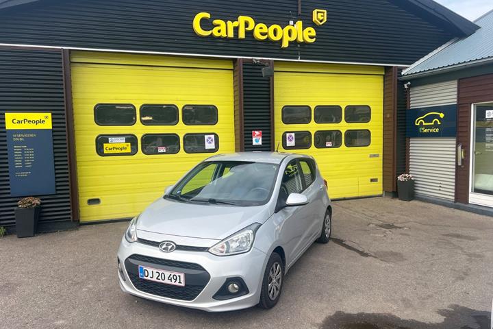 Sølv Hyundai i10 fra 2016