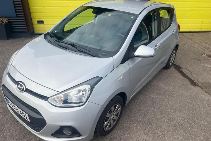 Sølv Hyundai i10 fra 2016